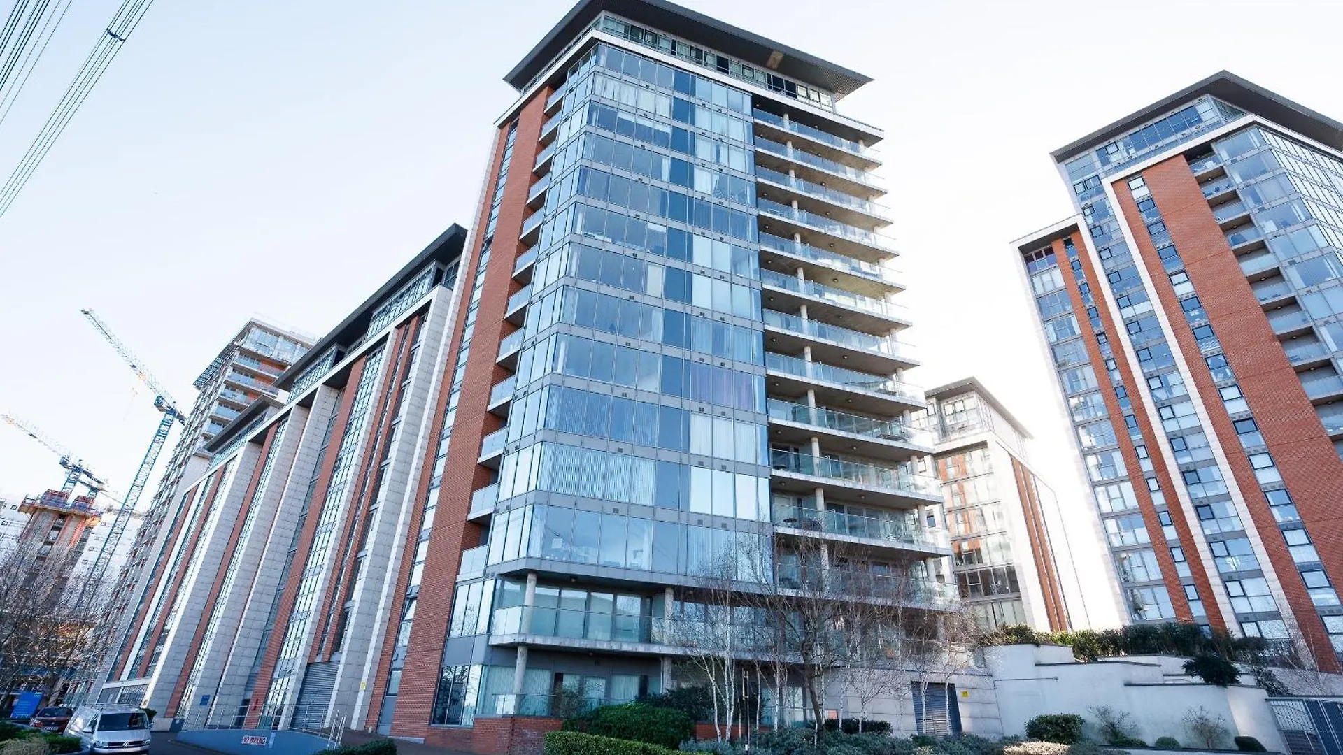 32 Ross Apartment, Canary Wharf Area London 0*,
